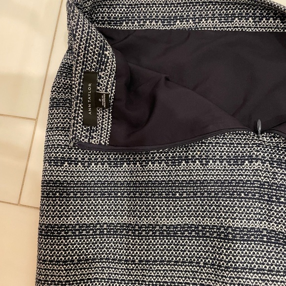 Ann Taylor Navy Tweed Pencil Skirt - Picture 3 of 4